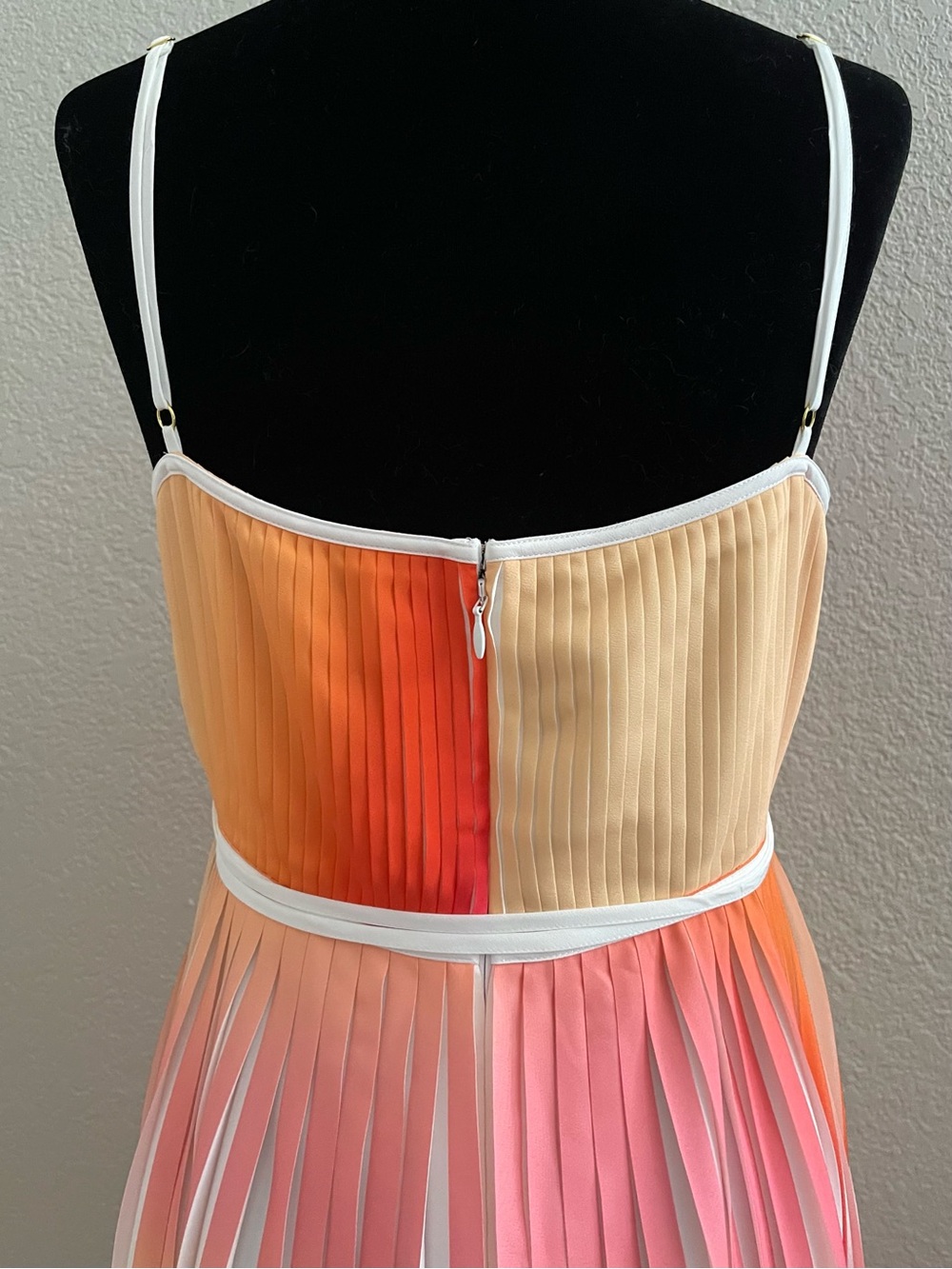 HALSTON Mollie Dress In Pleated Print - Picture 10 of 14